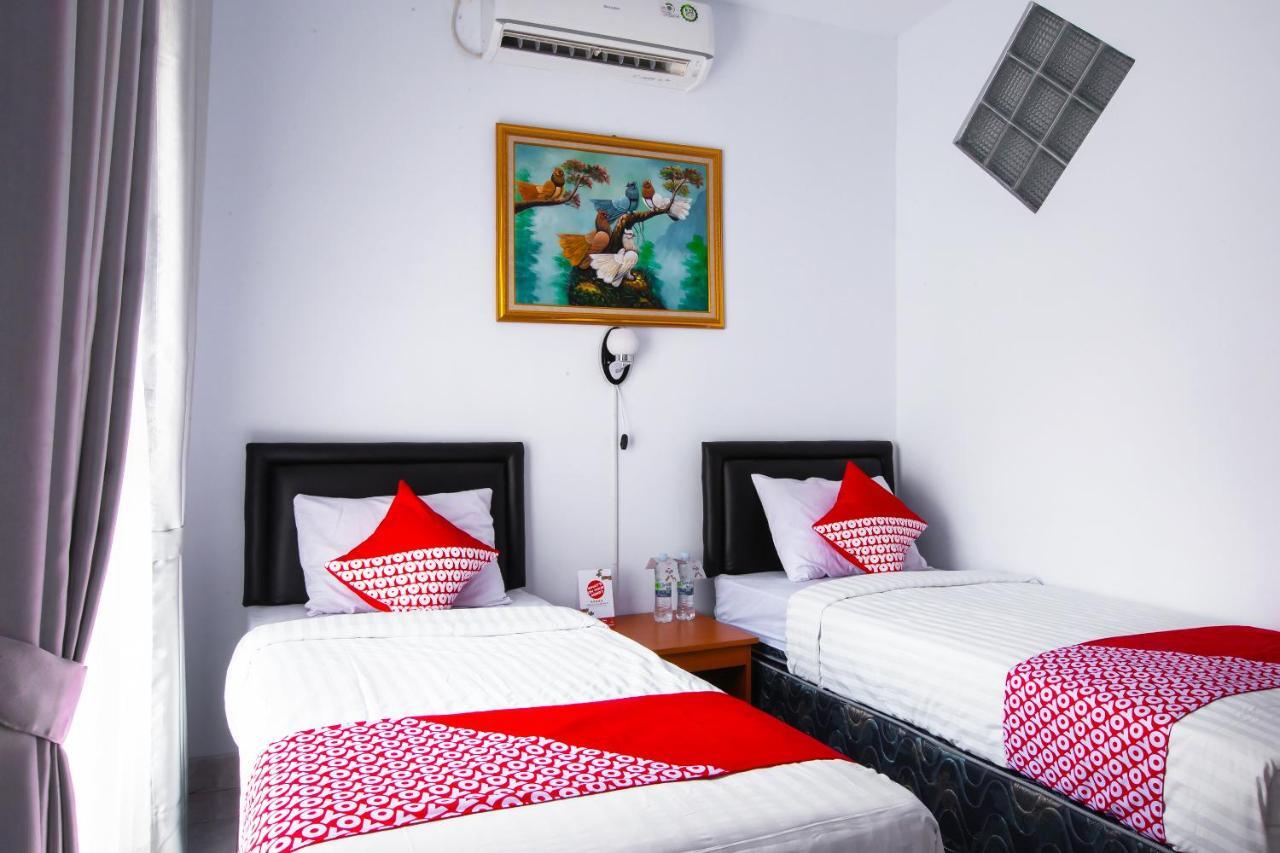 Oyo 569 Cigadung Guest House Syariah Bandung Exterior photo